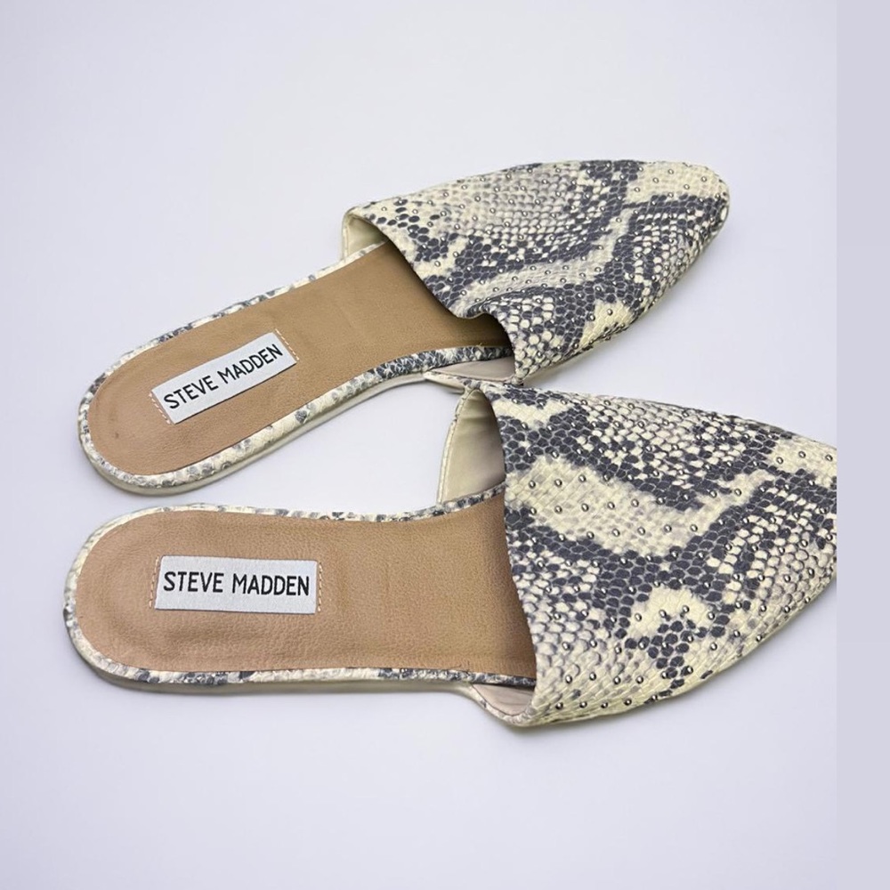 Steve Madden snakeskin flats